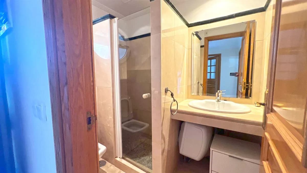3 Bedroom Semi-Detached House for Sale in Marbella, Málaga - Image 9
