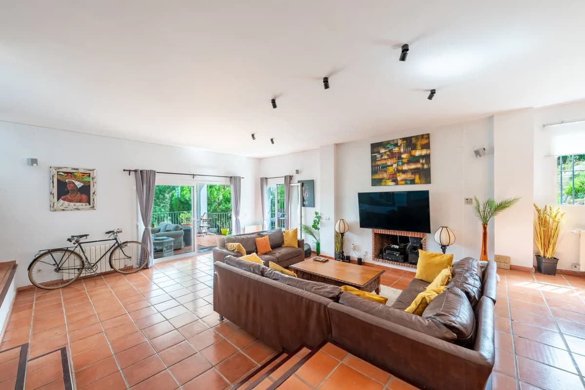 5 Bedroom Detached Villa for Sale in Sotogrande Alto, Cádiz - Image 6