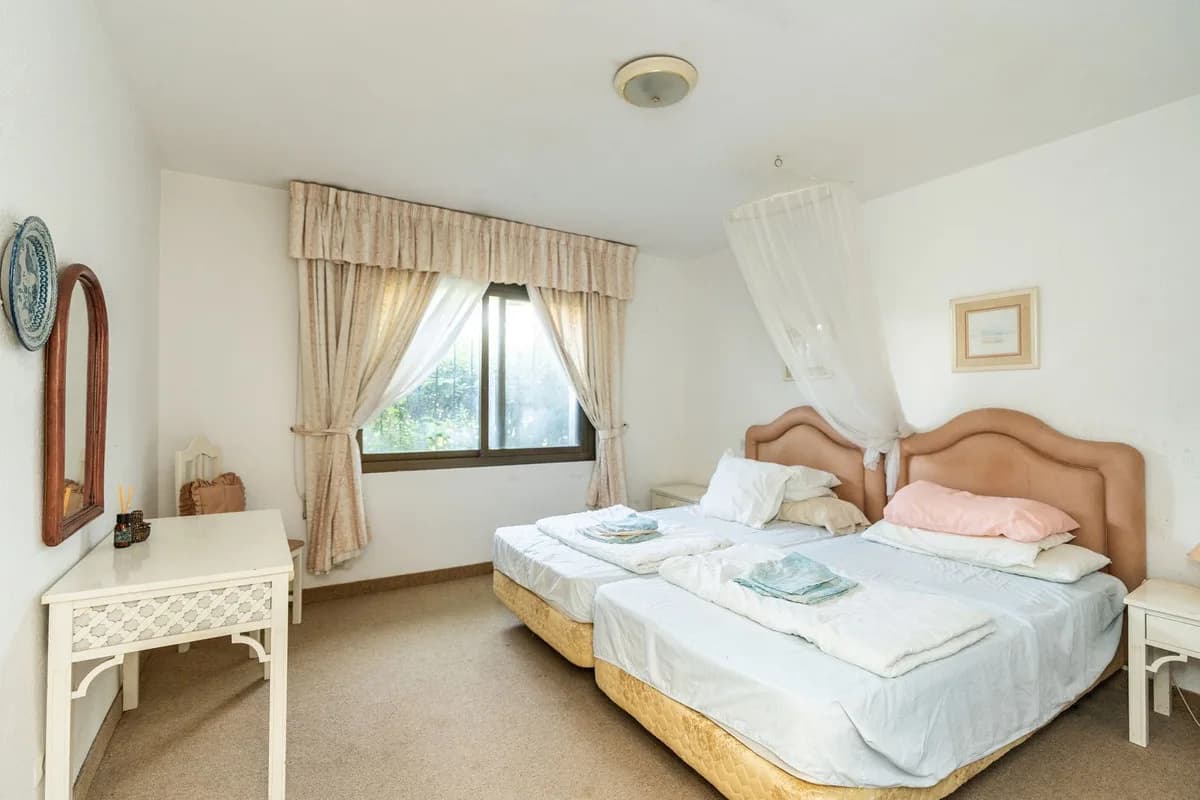 2 Bedroom Ground Floor Apartment for Sale in Atalaya, Málaga - Image 8