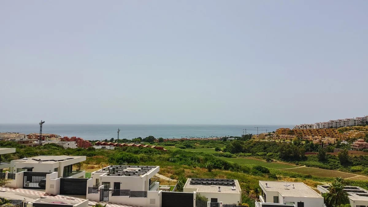 3 Bedroom Detached Villa for Sale in La Duquesa, Málaga - Image 7