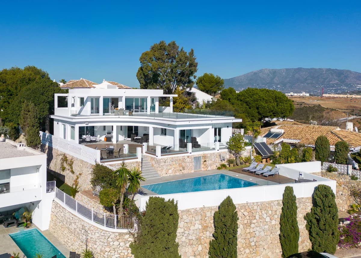 4 Bedroom Detached Villa for Sale in Torrenueva, Málaga - Image 4
