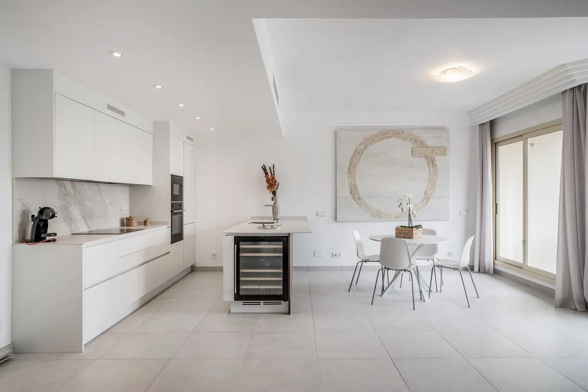 3 Bedroom Penthouse for Sale in Nueva Andalucía, Málaga - Image 6