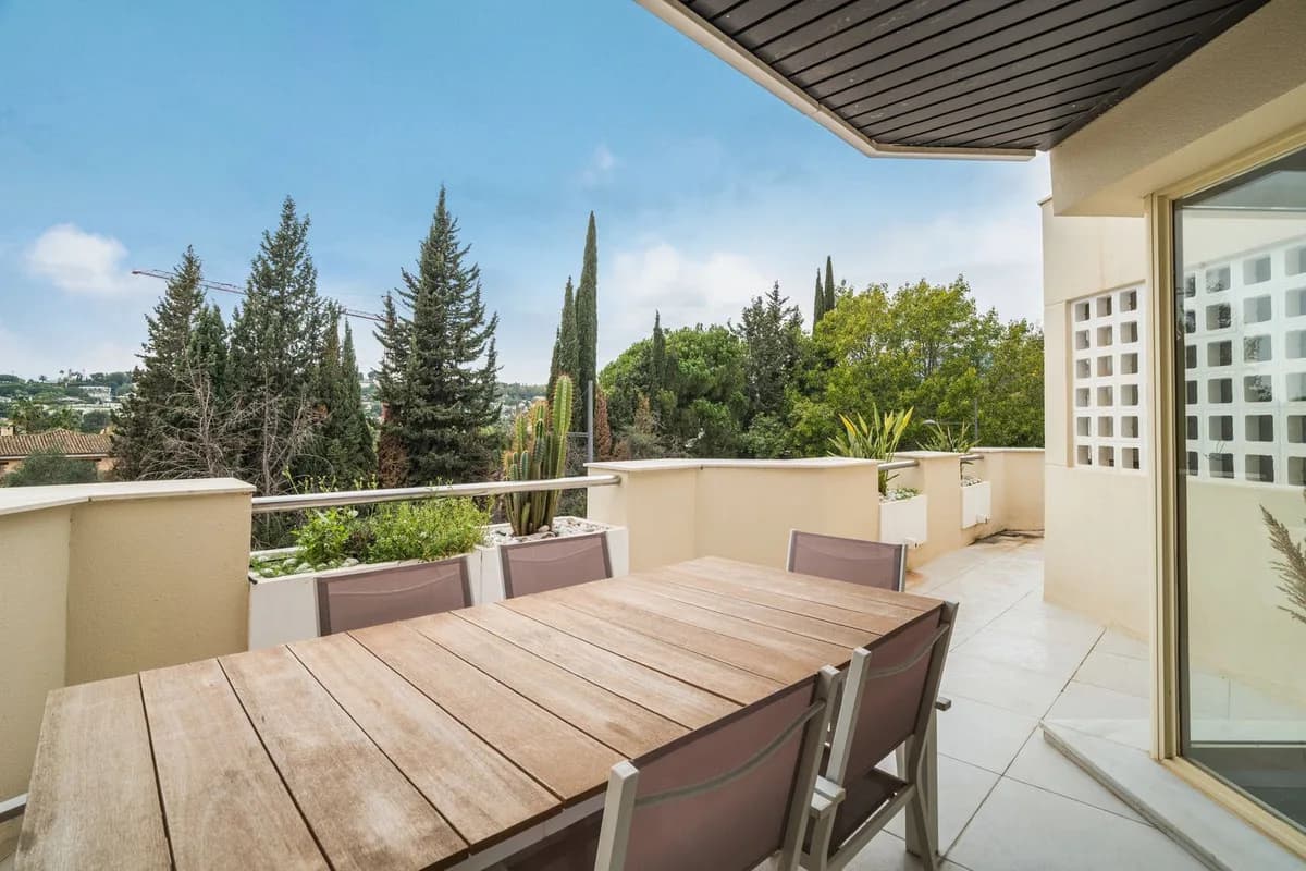 3 Bedroom Penthouse for Sale in Nueva Andalucía, Málaga - Image 8