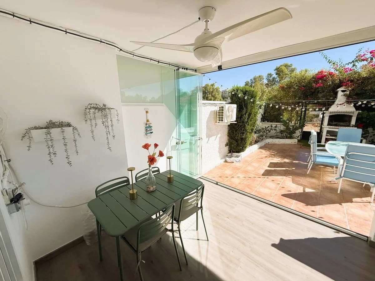 2 Bedroom Ground Floor Apartment for Sale in Miraflores, Málaga - Image 2
