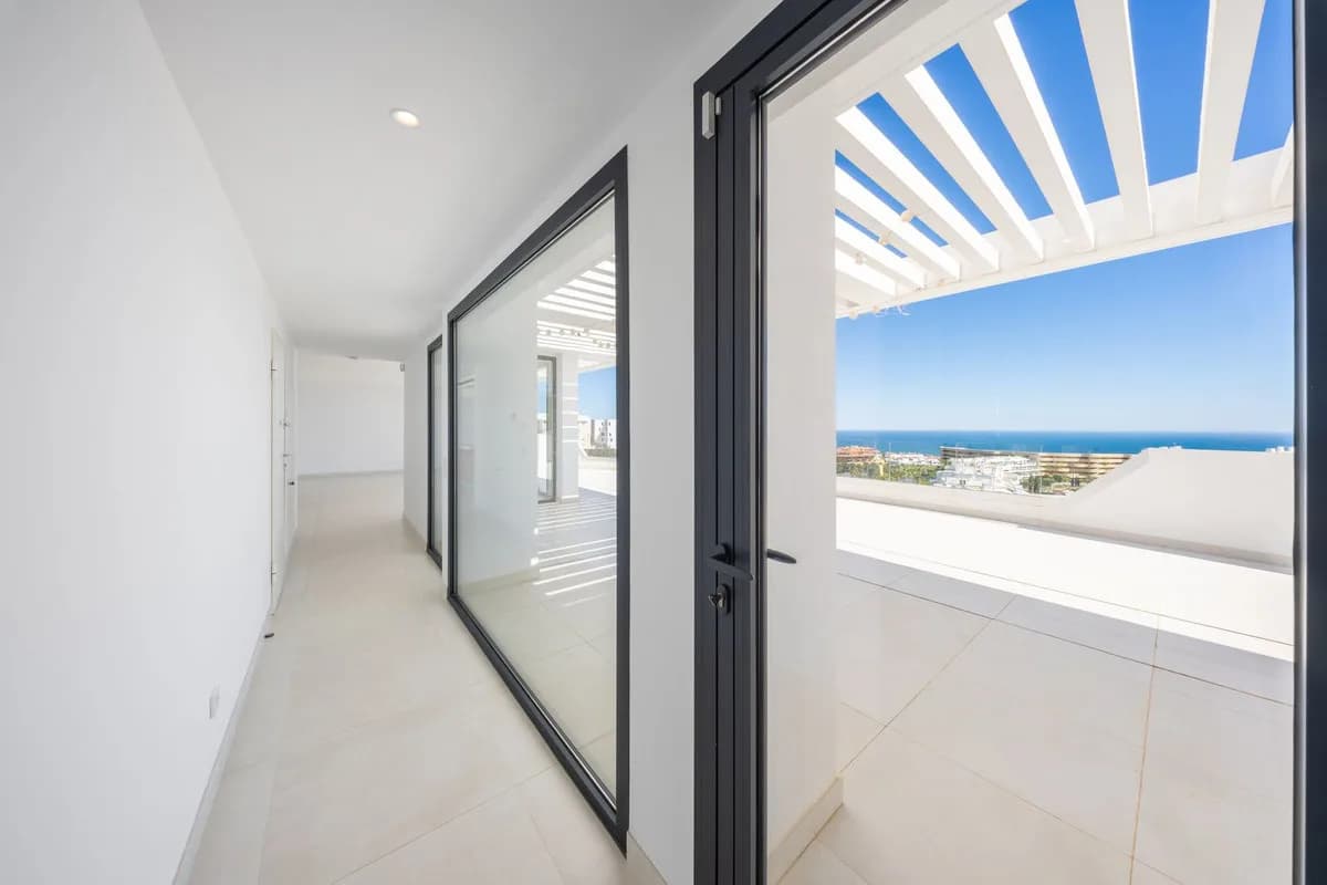 3 Bedroom Penthouse for Sale in Fuengirola, Málaga - Image 9
