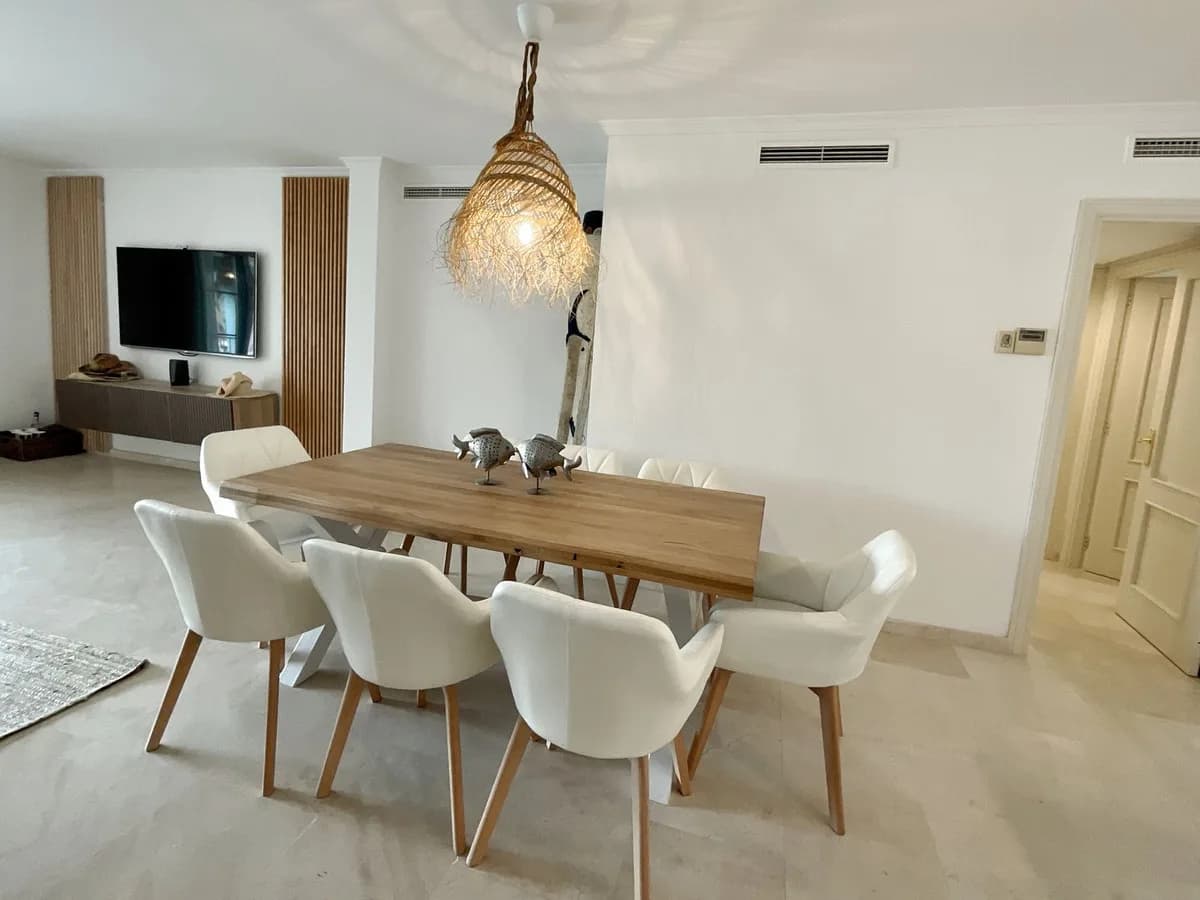 3 Bedroom Middle Floor Apartment for Sale in Sotogrande, Cádiz - Image 4
