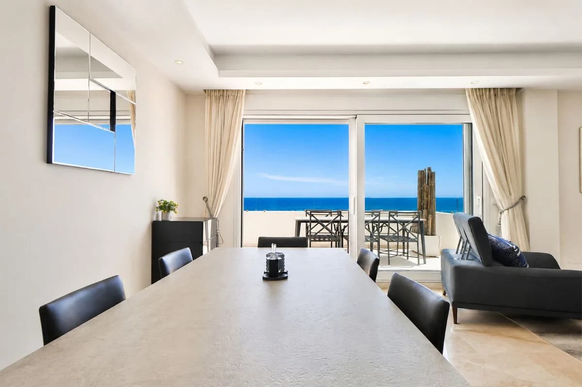 5 Bedroom Penthouse Duplex for Sale in Cabopino, Málaga - Image 4