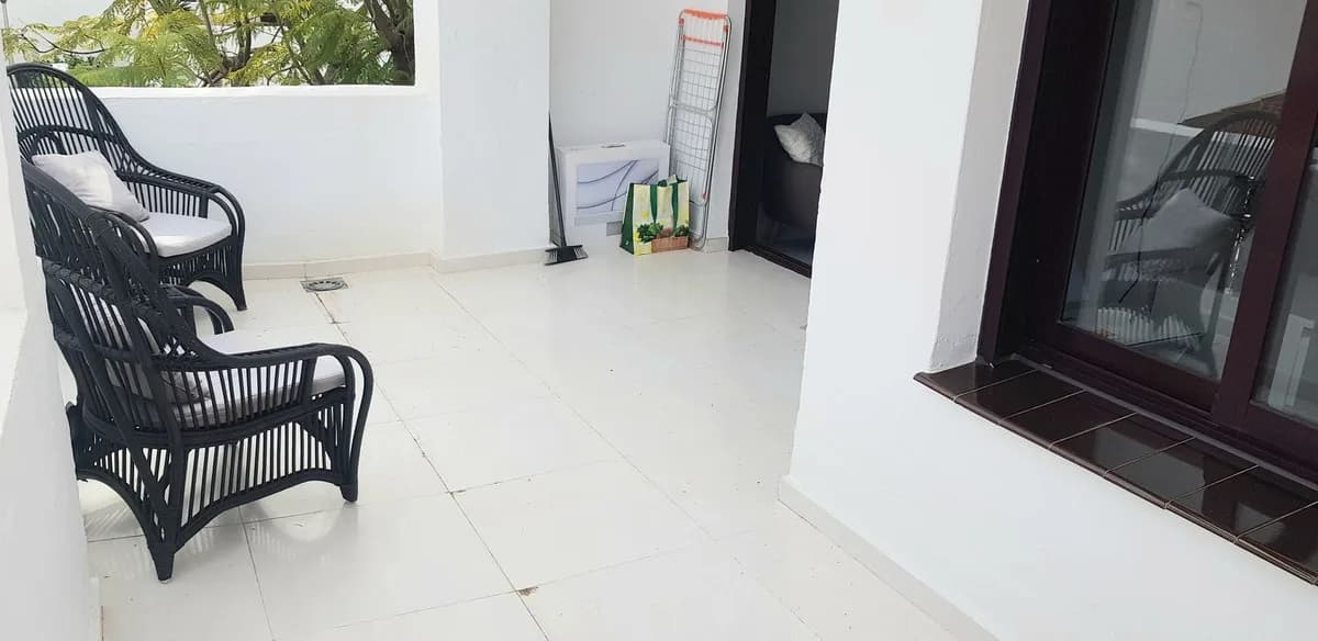 3 Bedroom Middle Floor Apartment for Sale in Nueva Andalucía, Málaga - Image 6