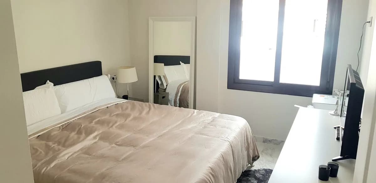 3 Bedroom Middle Floor Apartment for Sale in Nueva Andalucía, Málaga - Image 9