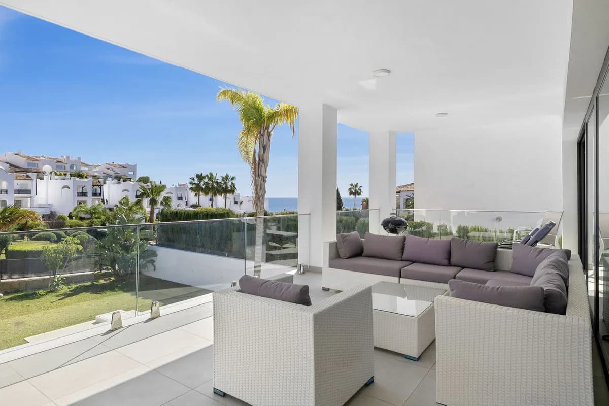 6 Bedroom Detached Villa for Sale in Torremuelle, Málaga - Image 5