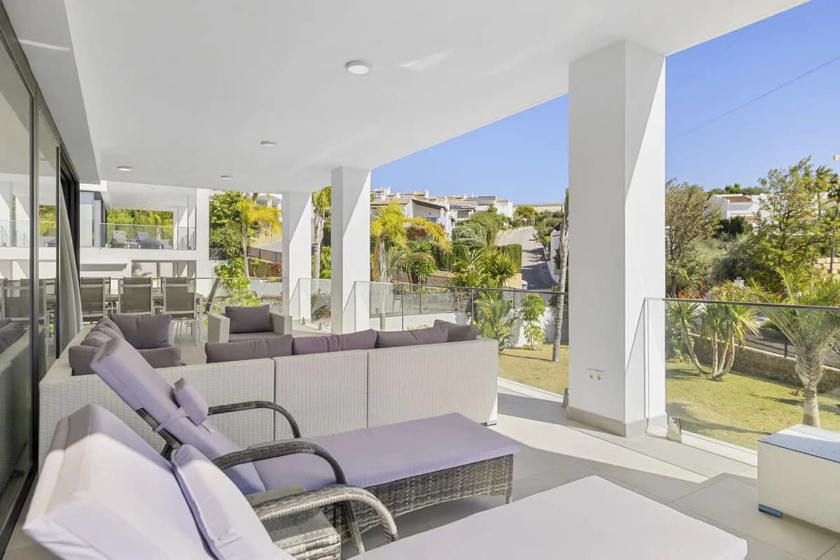 6 Bedroom Detached Villa for Sale in Torremuelle, Málaga - Image 8