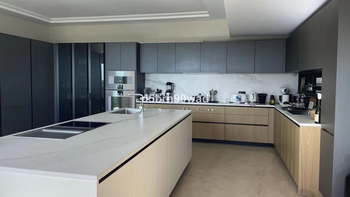 5 Bedroom Detached Villa for Sale in Benahavís, Málaga - Image 5