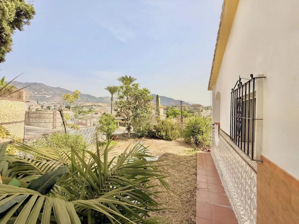 4 Bedroom Detached Villa for Sale in Mijas, Málaga