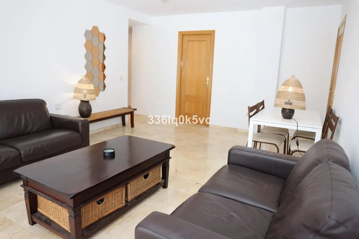 2 Bedroom Middle Floor Apartment for Sale in Benahavís, Málaga - Image 8