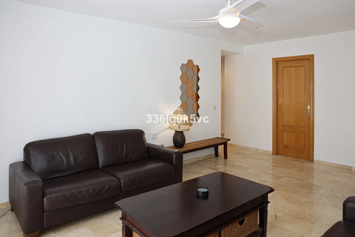2 Bedroom Middle Floor Apartment for Sale in Benahavís, Málaga - Image 9