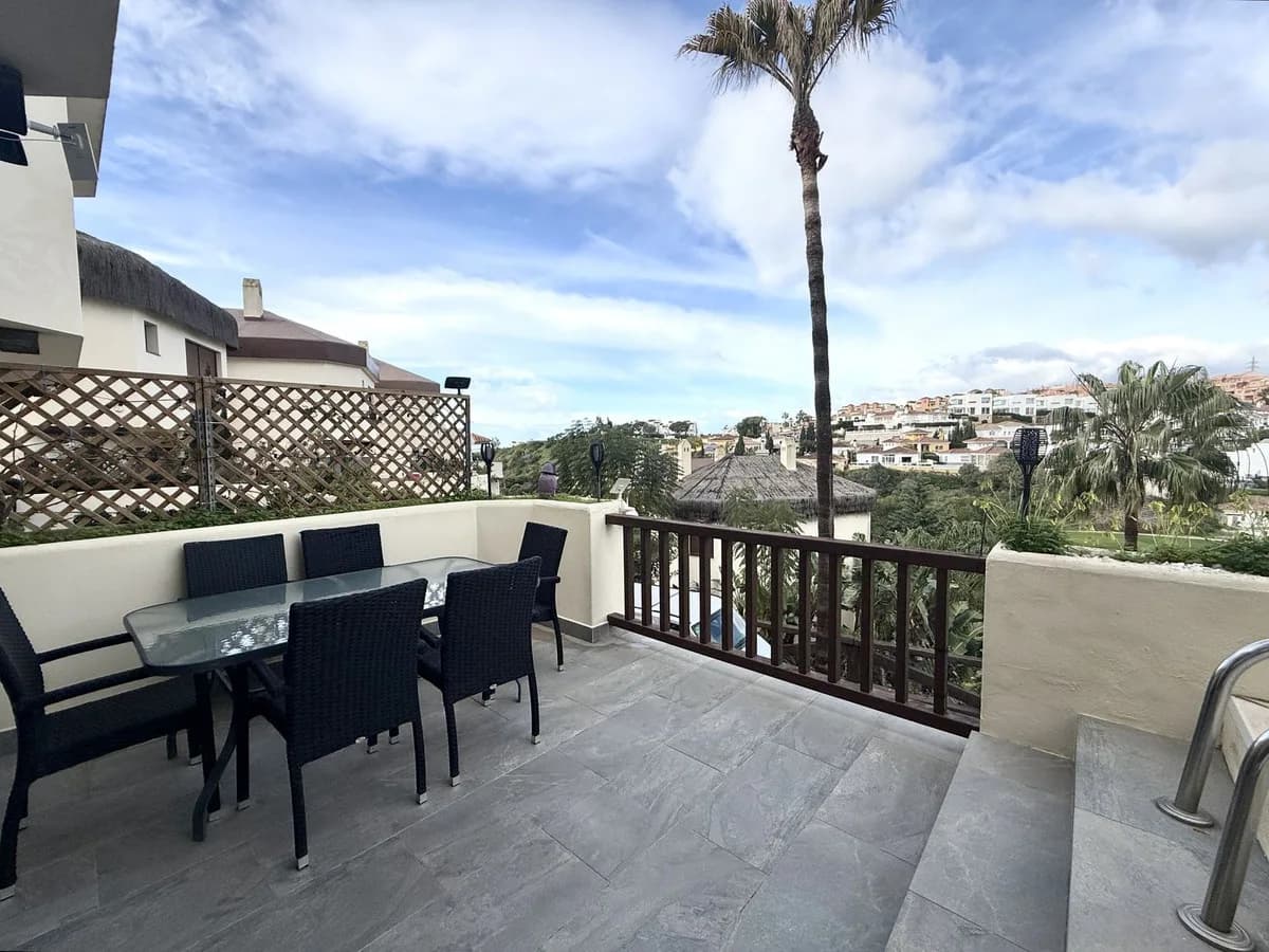 3 Bedroom Detached Villa for Sale in Riviera del Sol, Málaga - Image 2