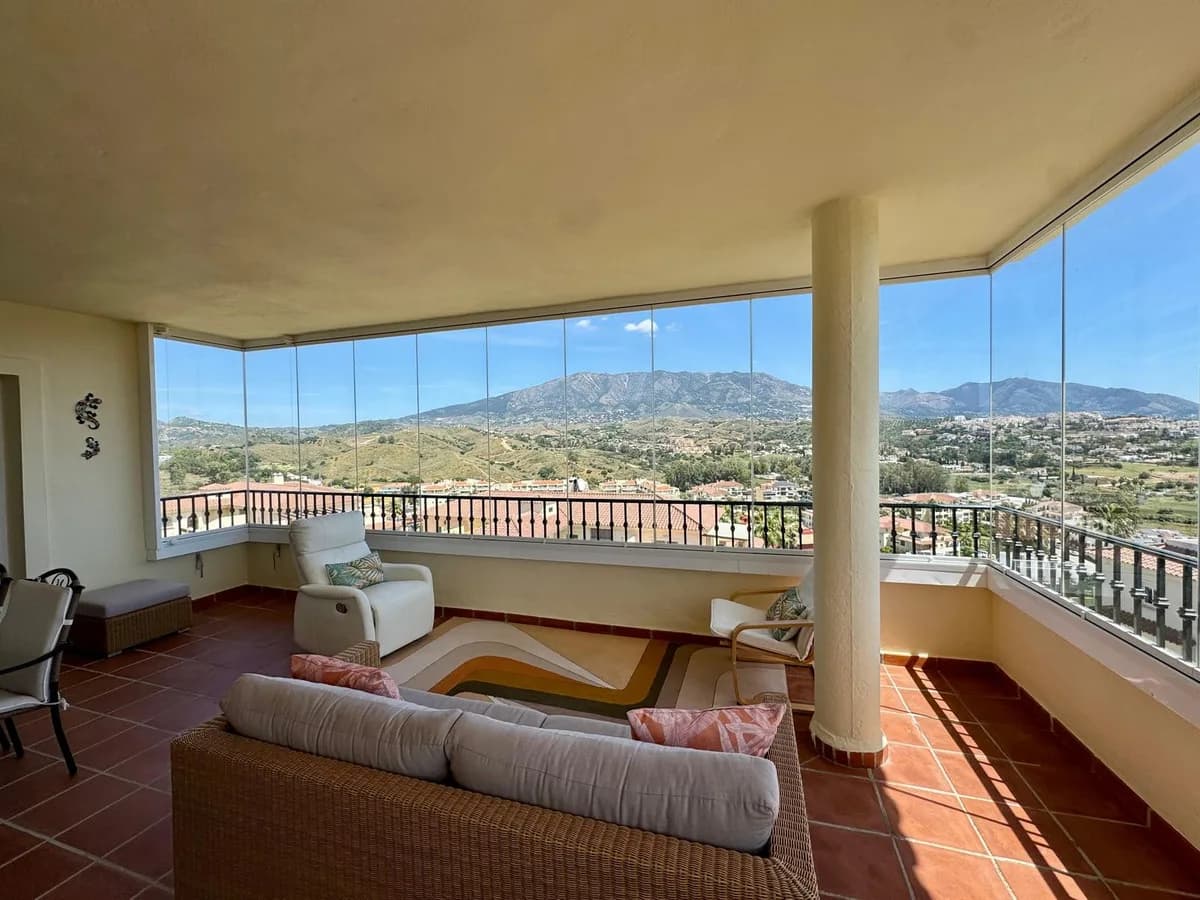 3 Bedroom Middle Floor Apartment for Sale in La Cala Hills, Málaga