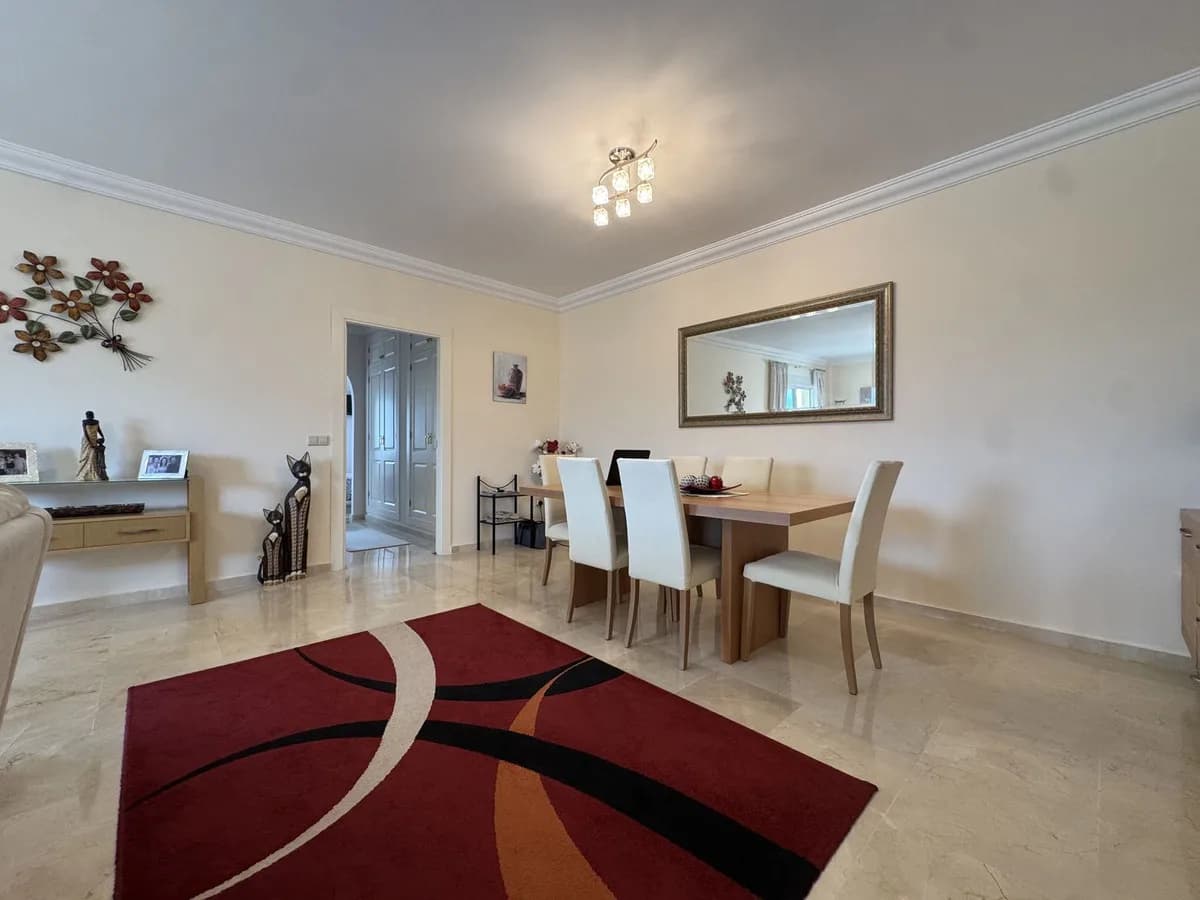 3 Bedroom Middle Floor Apartment for Sale in La Cala Hills, Málaga - Image 4