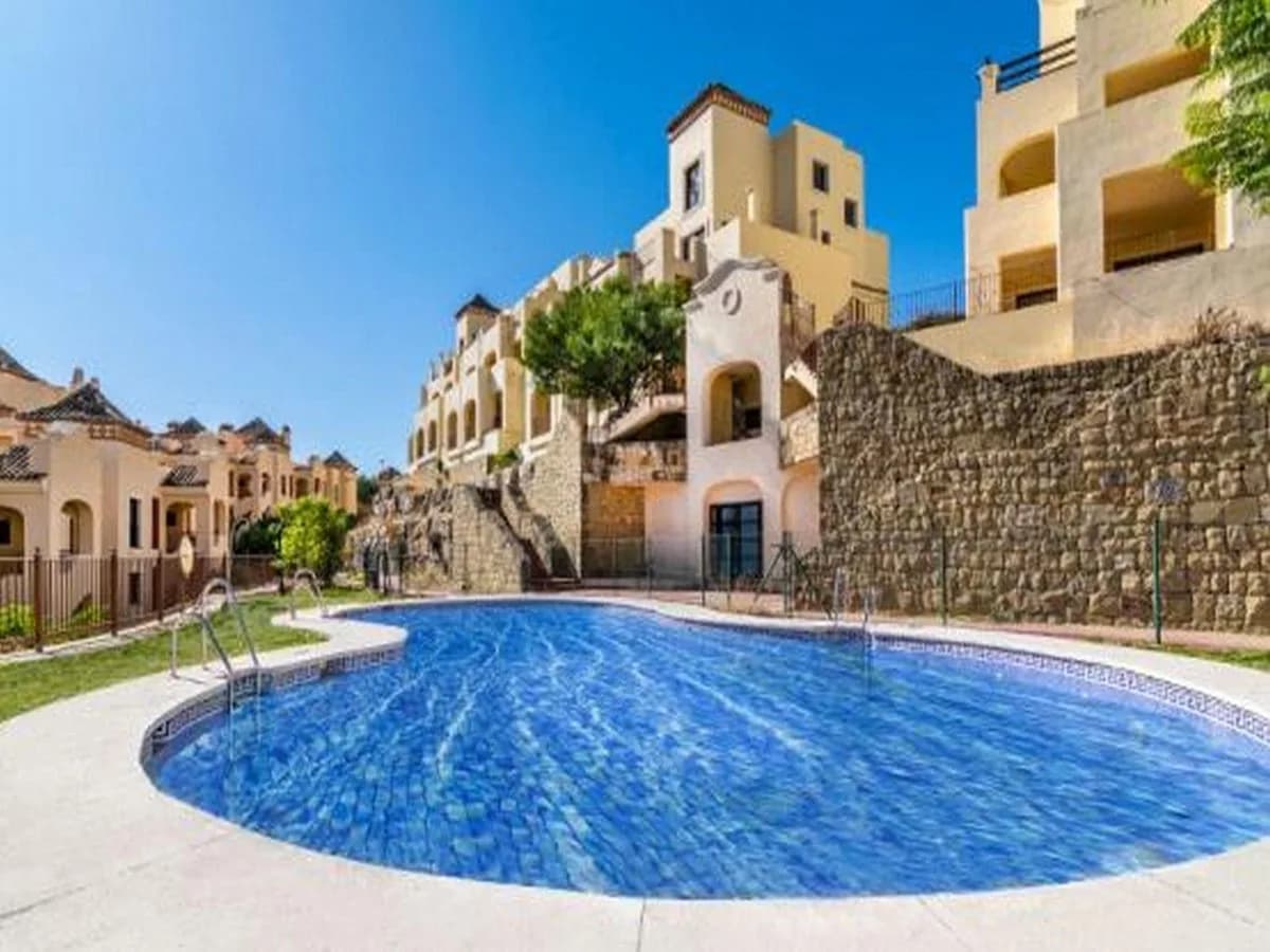 3 Bedroom Semi-Detached House for Sale in Estepona, Málaga - Image 2