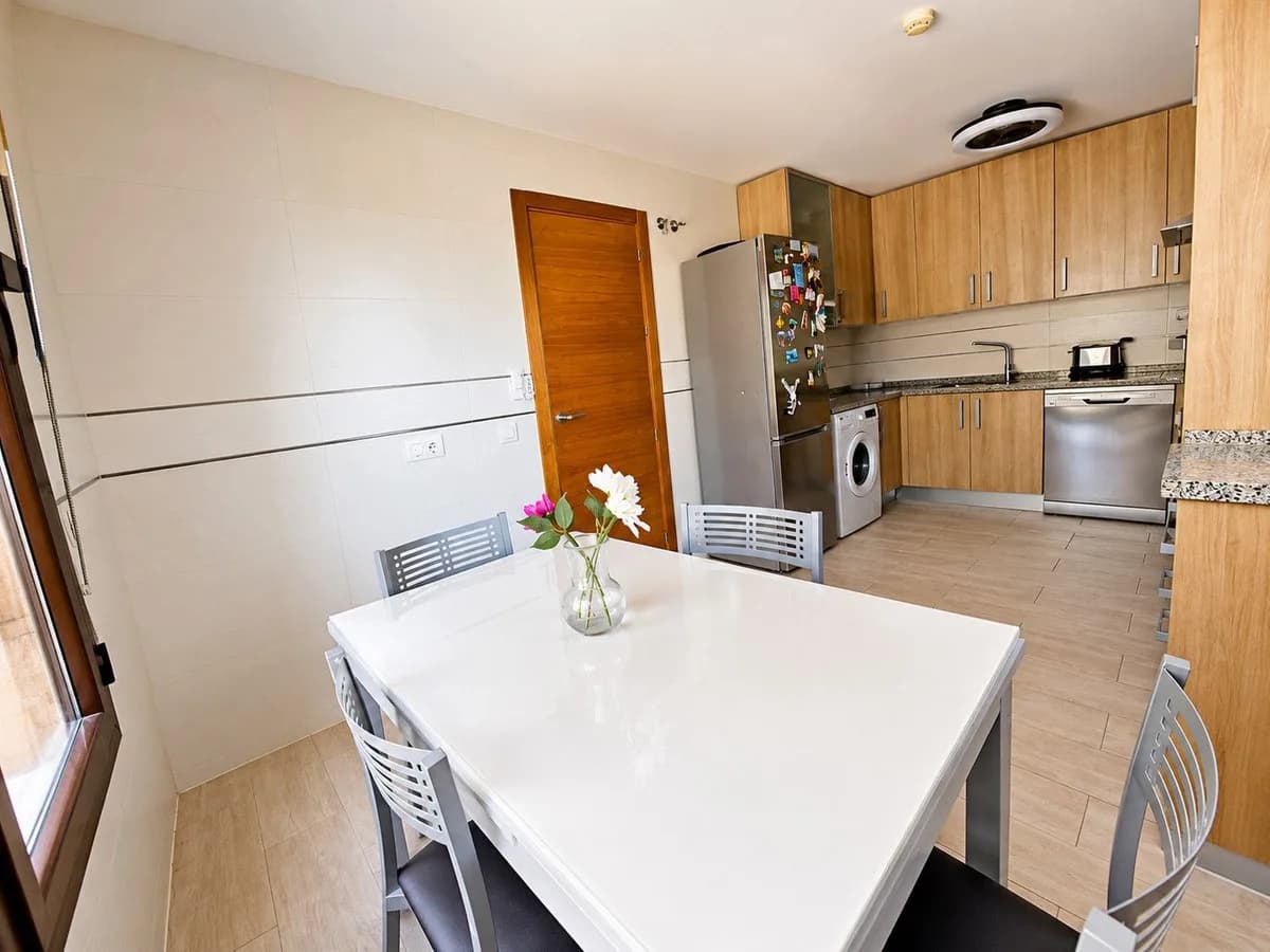 3 Bedroom Semi-Detached House for Sale in Estepona, Málaga - Image 6