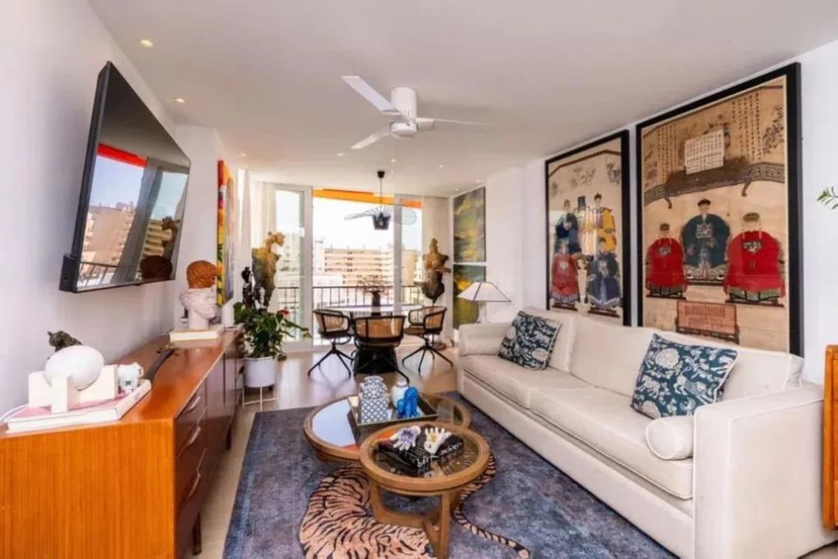 3 Bedroom Middle Floor Apartment for Sale in Marbella, Málaga - Image 2