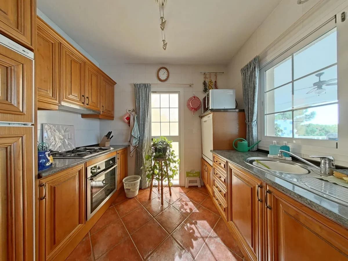 3 Bedroom Detached Villa for Sale in Valtocado, Málaga - Image 5