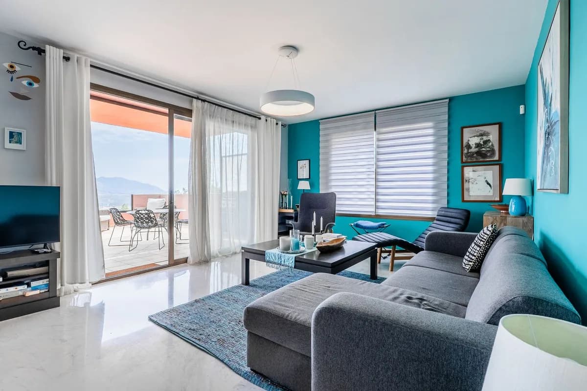 2 Bedroom Middle Floor Apartment for Sale in La Mairena, Málaga