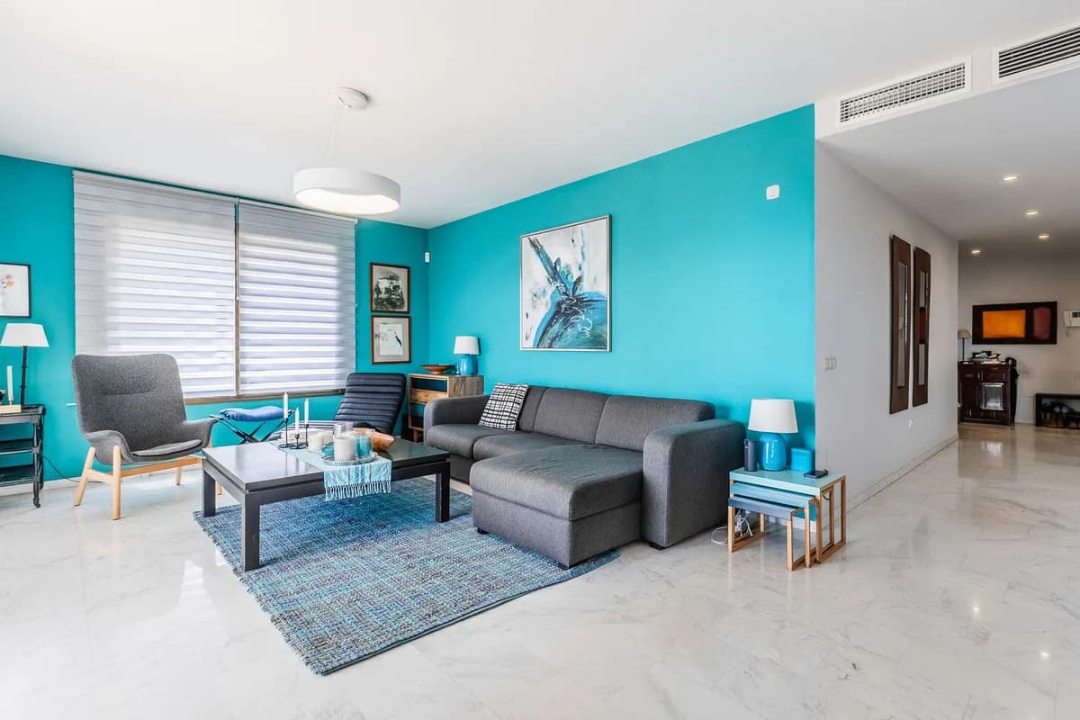 2 Bedroom Middle Floor Apartment for Sale in La Mairena, Málaga - Image 3
