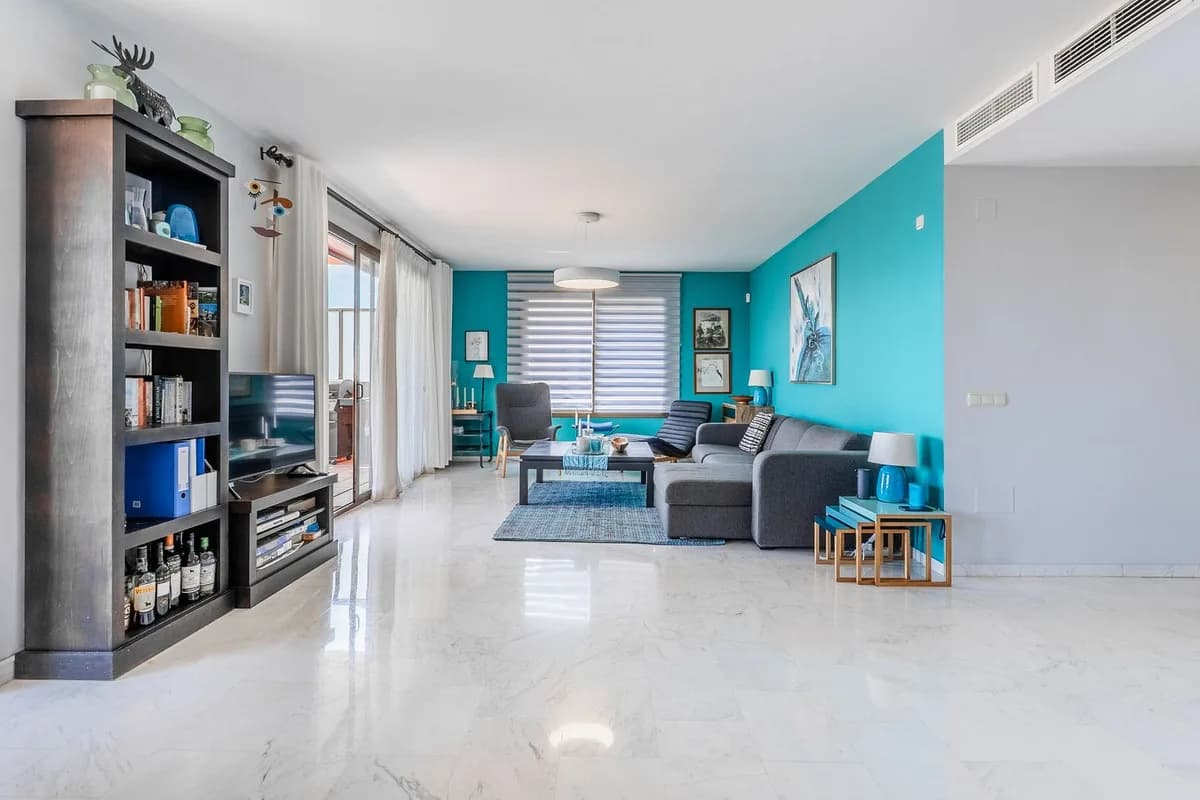 2 Bedroom Middle Floor Apartment for Sale in La Mairena, Málaga - Image 8