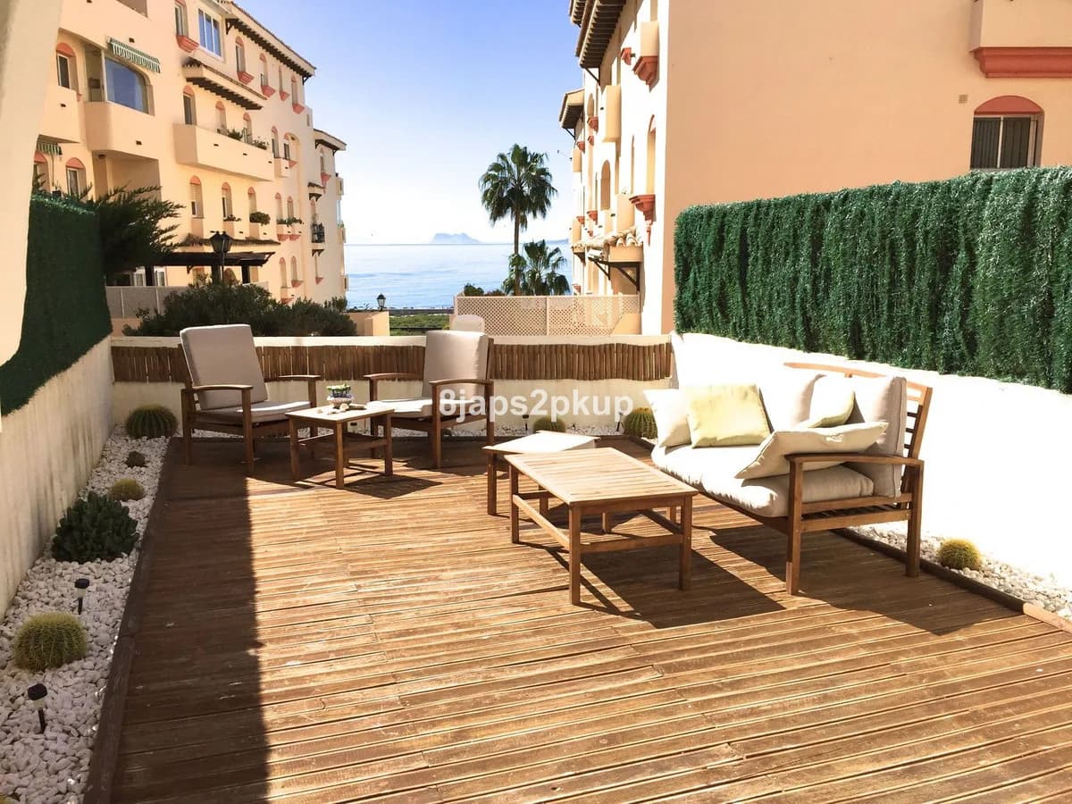 1 Bedroom Ground Floor Apartment for Sale in Estepona, Málaga - Image 3