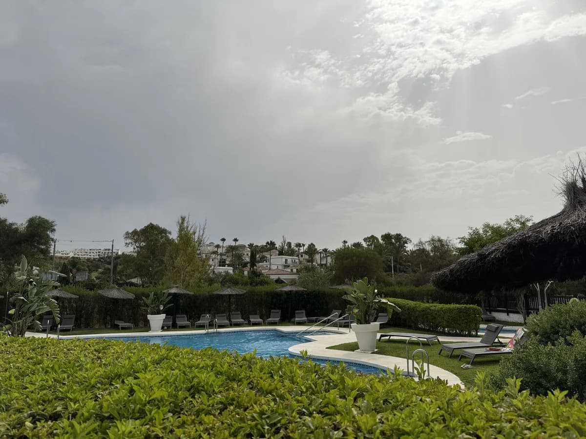 2 Bedroom Middle Floor Apartment for Sale in Estepona, Málaga - Image 6