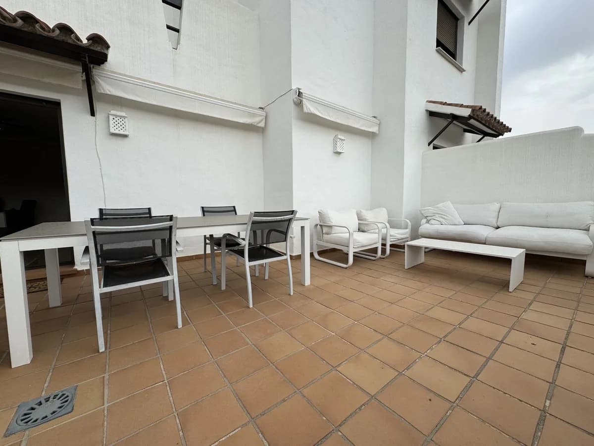2 Bedroom Middle Floor Apartment for Sale in Estepona, Málaga - Image 8