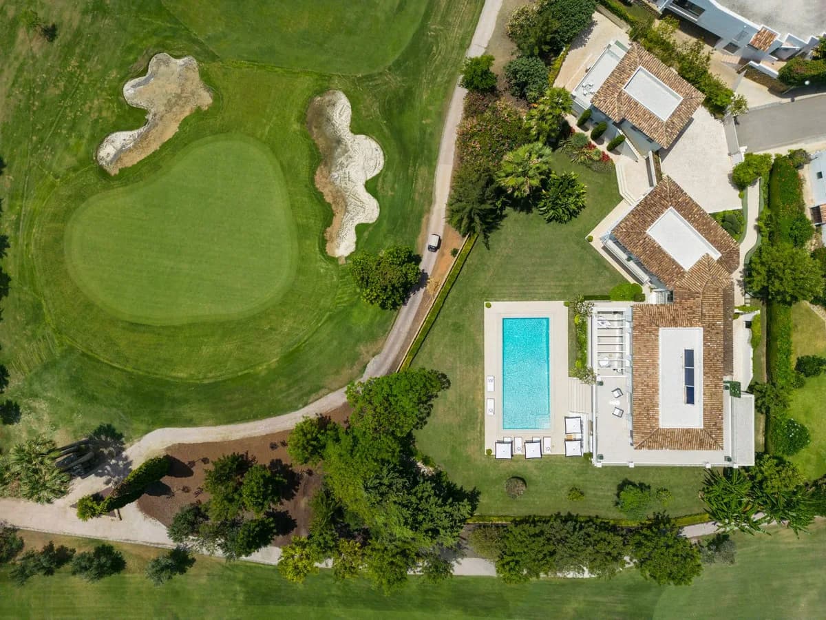 6 Bedroom Detached Villa for Sale in Aloha, Málaga - Image 4