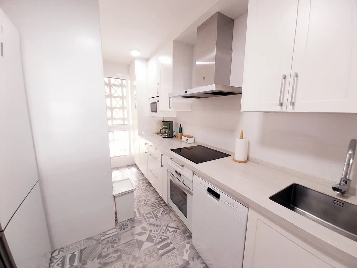 3 Bedroom Duplex for Sale in Calahonda, Málaga - Image 5