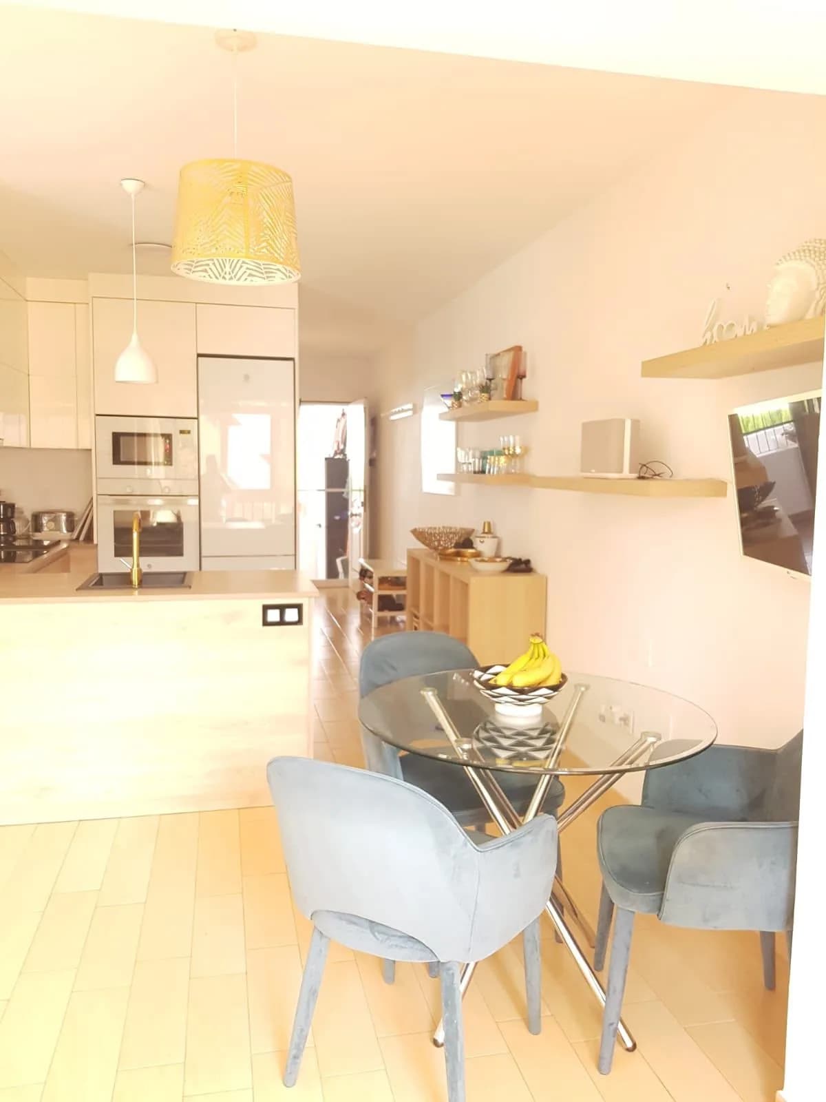 1 Bedroom Middle Floor Apartment for Sale in Torreblanca, Málaga - Image 2
