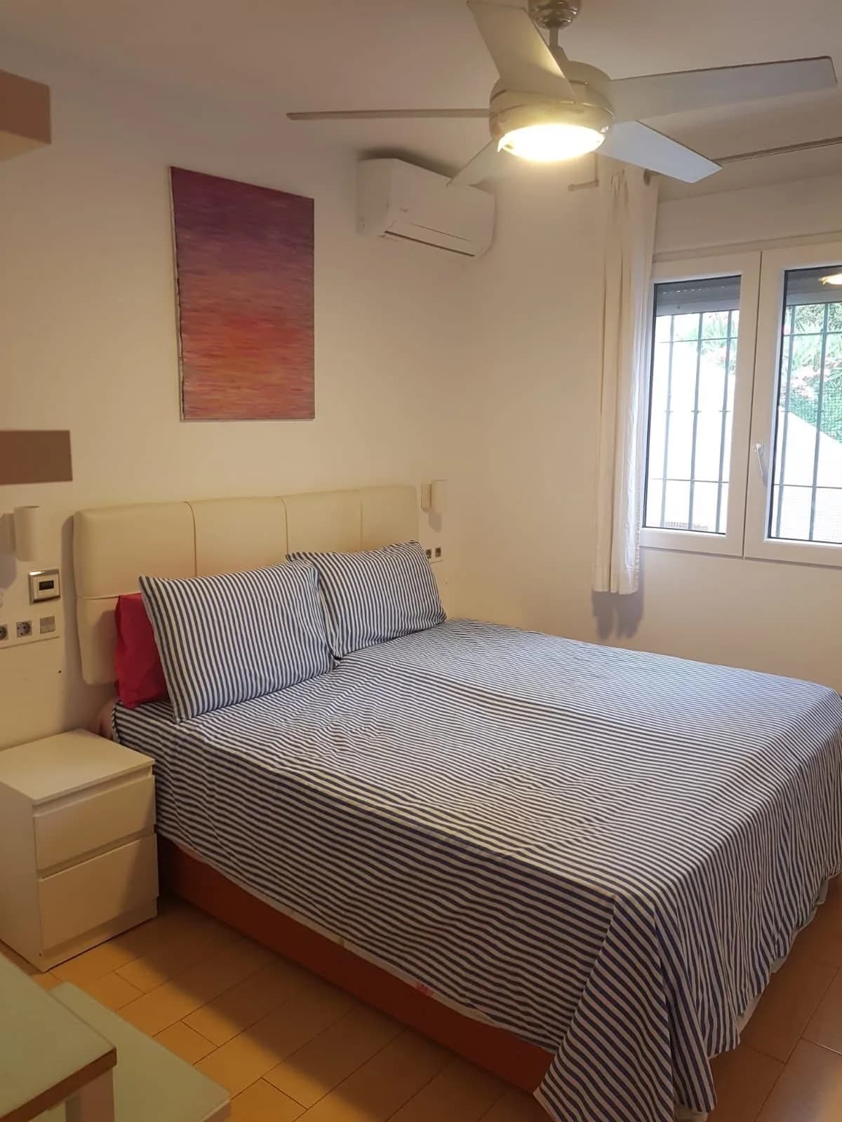 1 Bedroom Middle Floor Apartment for Sale in Torreblanca, Málaga - Image 7