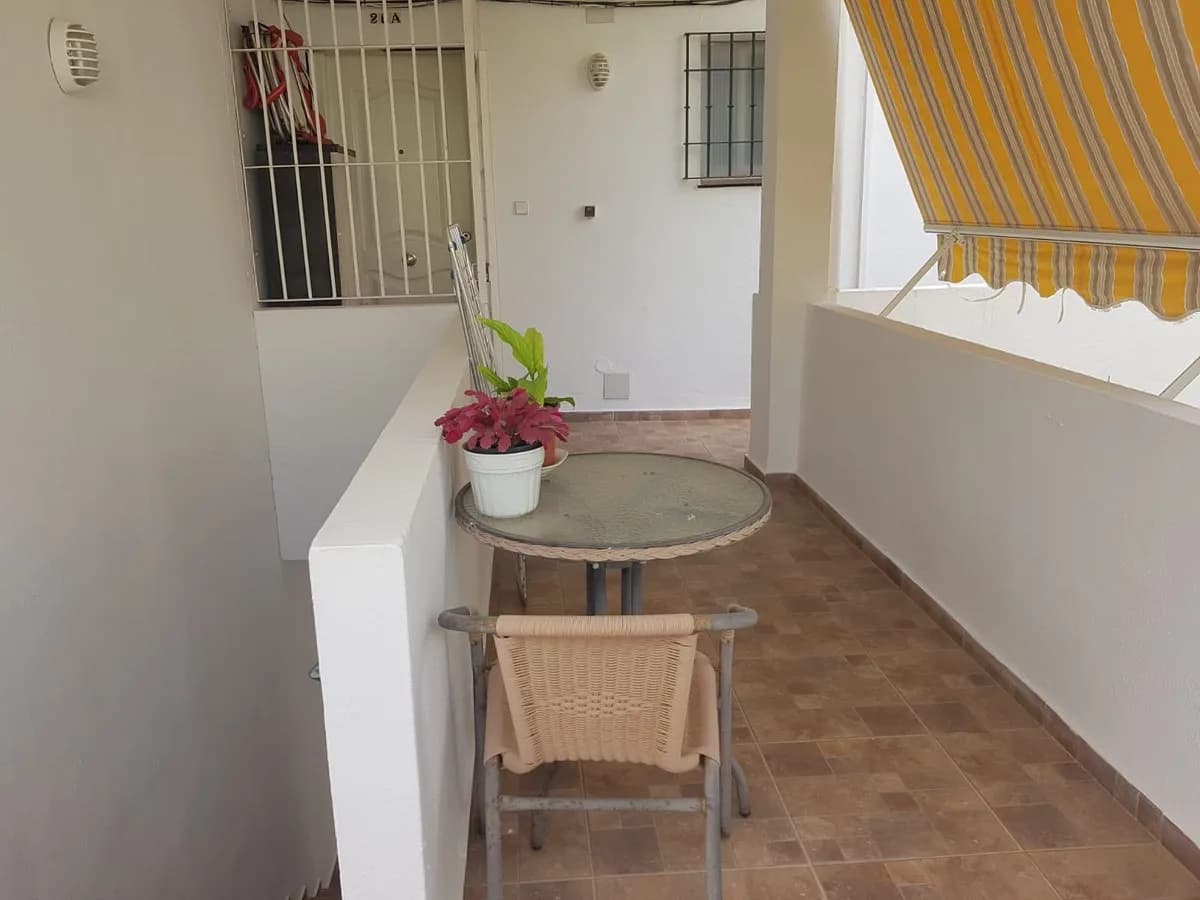 1 Bedroom Middle Floor Apartment for Sale in Torreblanca, Málaga - Image 9