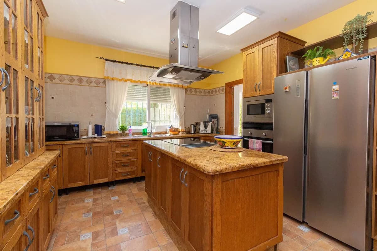 4 Bedroom Finca - Cortijo for Sale in Entrerrios, Málaga - Image 7