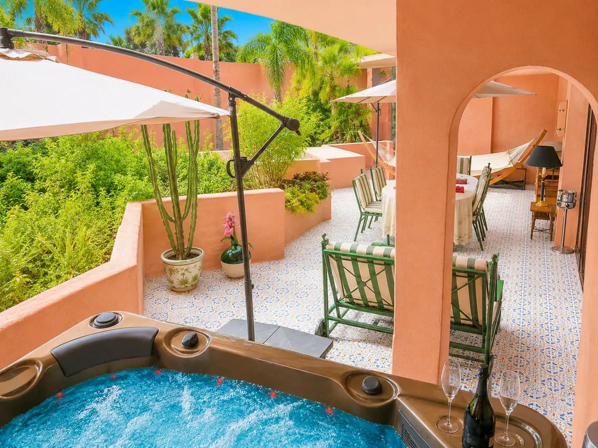 2 Bedroom Middle Floor Apartment for Sale in New Golden Mile, Málaga - Image 7