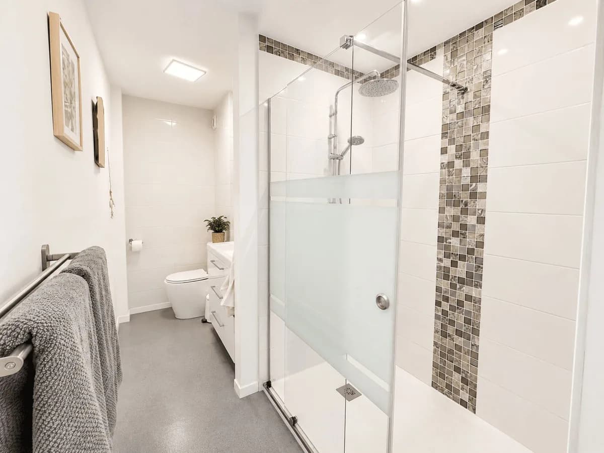 3 Bedroom Penthouse for Sale in Estepona, Málaga - Image 8
