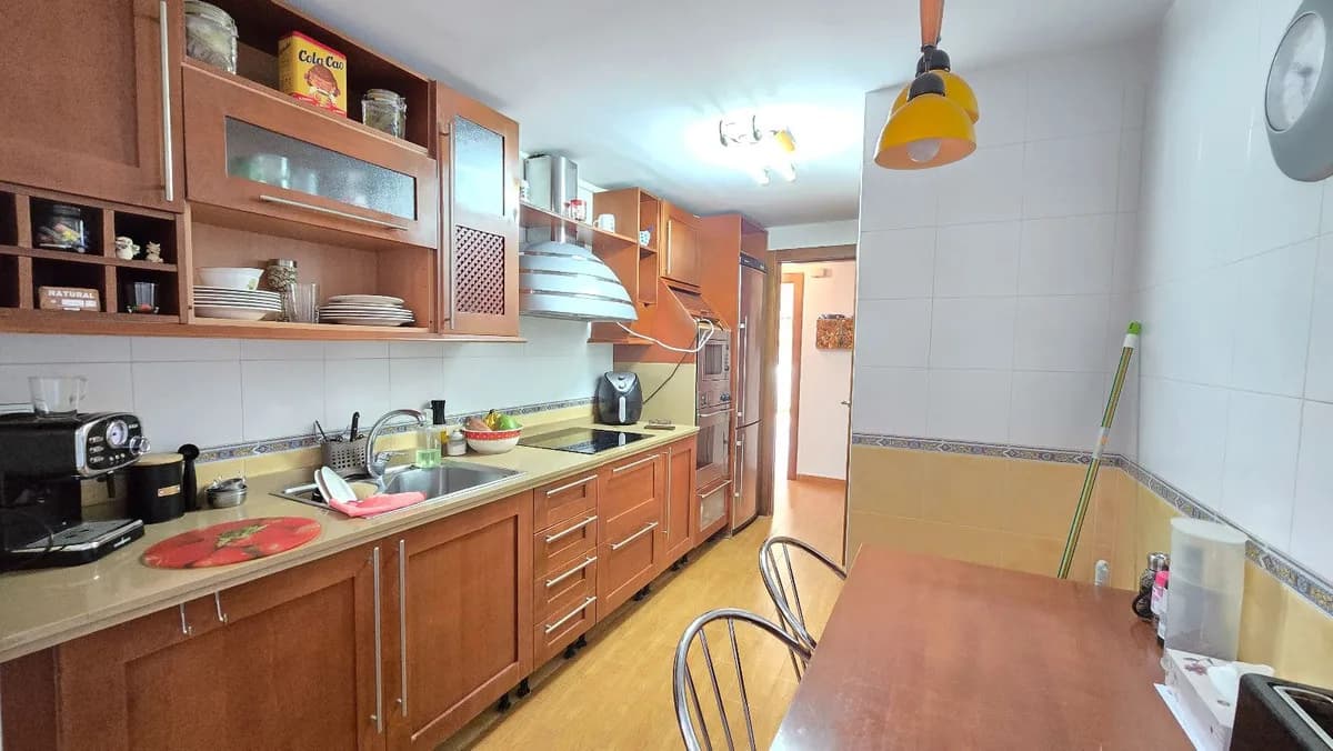 3 Bedroom Middle Floor Apartment for Sale in Arroyo de la Miel, Málaga - Image 7