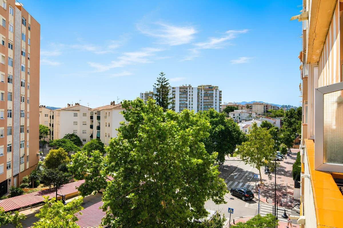 2 Bedroom Middle Floor Apartment for Sale in Fuengirola, Málaga - Image 9