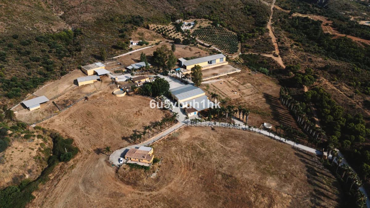 5 Bedroom Finca - Cortijo for Sale in Entrerrios, Málaga - Image 8