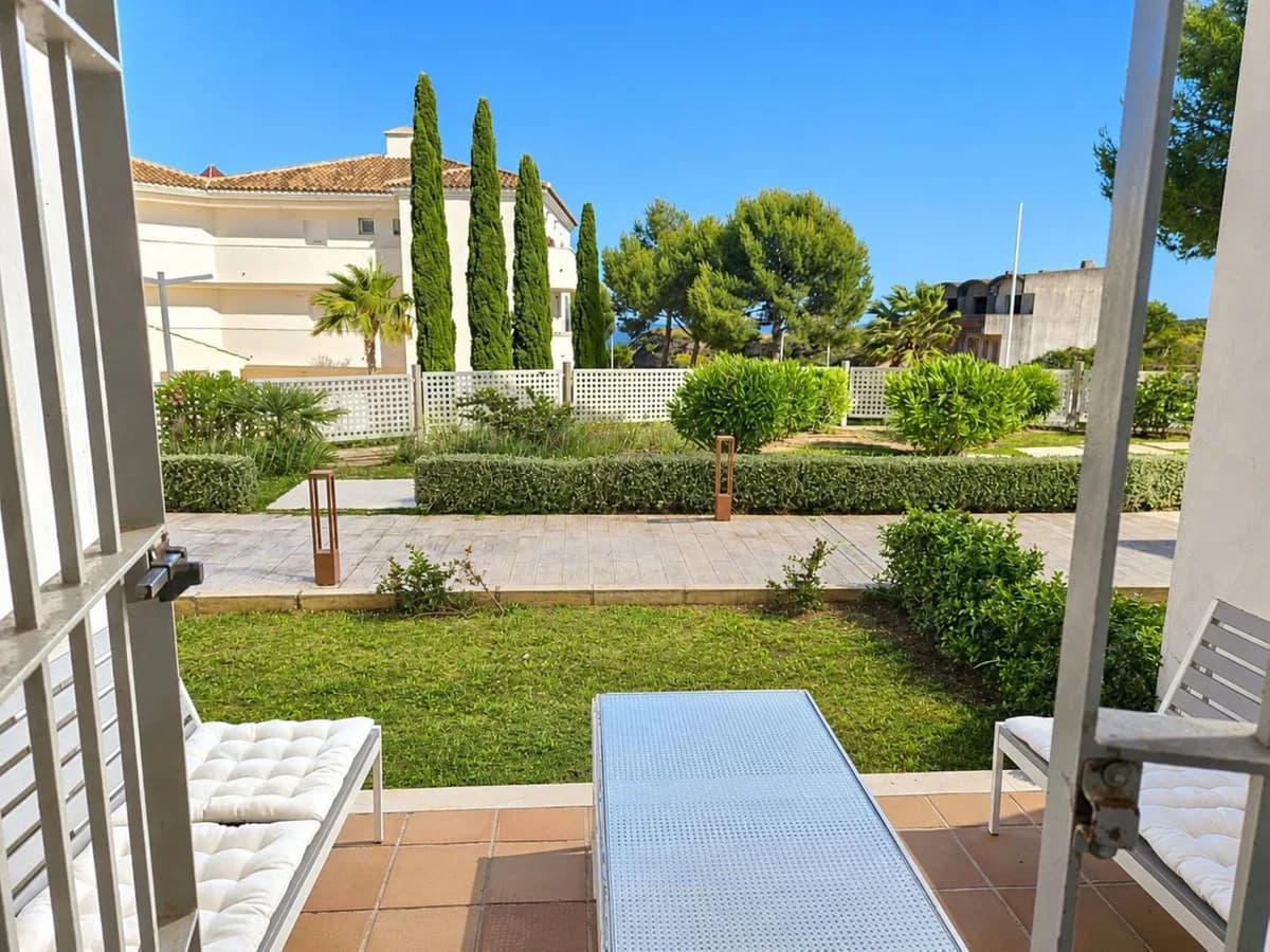 2 Bedroom Ground Floor Apartment for Sale in Manilva, Málaga