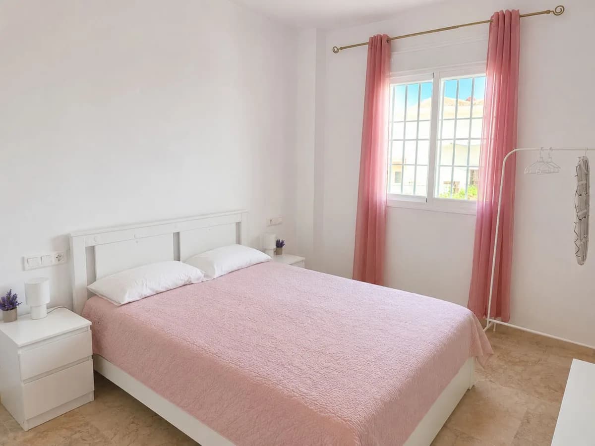 2 Bedroom Ground Floor Apartment for Sale in Manilva, Málaga - Image 4
