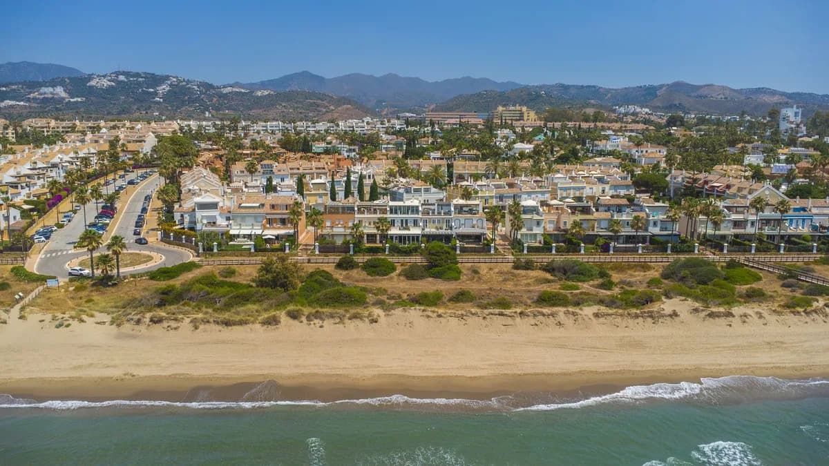 3 Bedroom Semi-Detached House for Sale in Bahía de Marbella, Málaga
