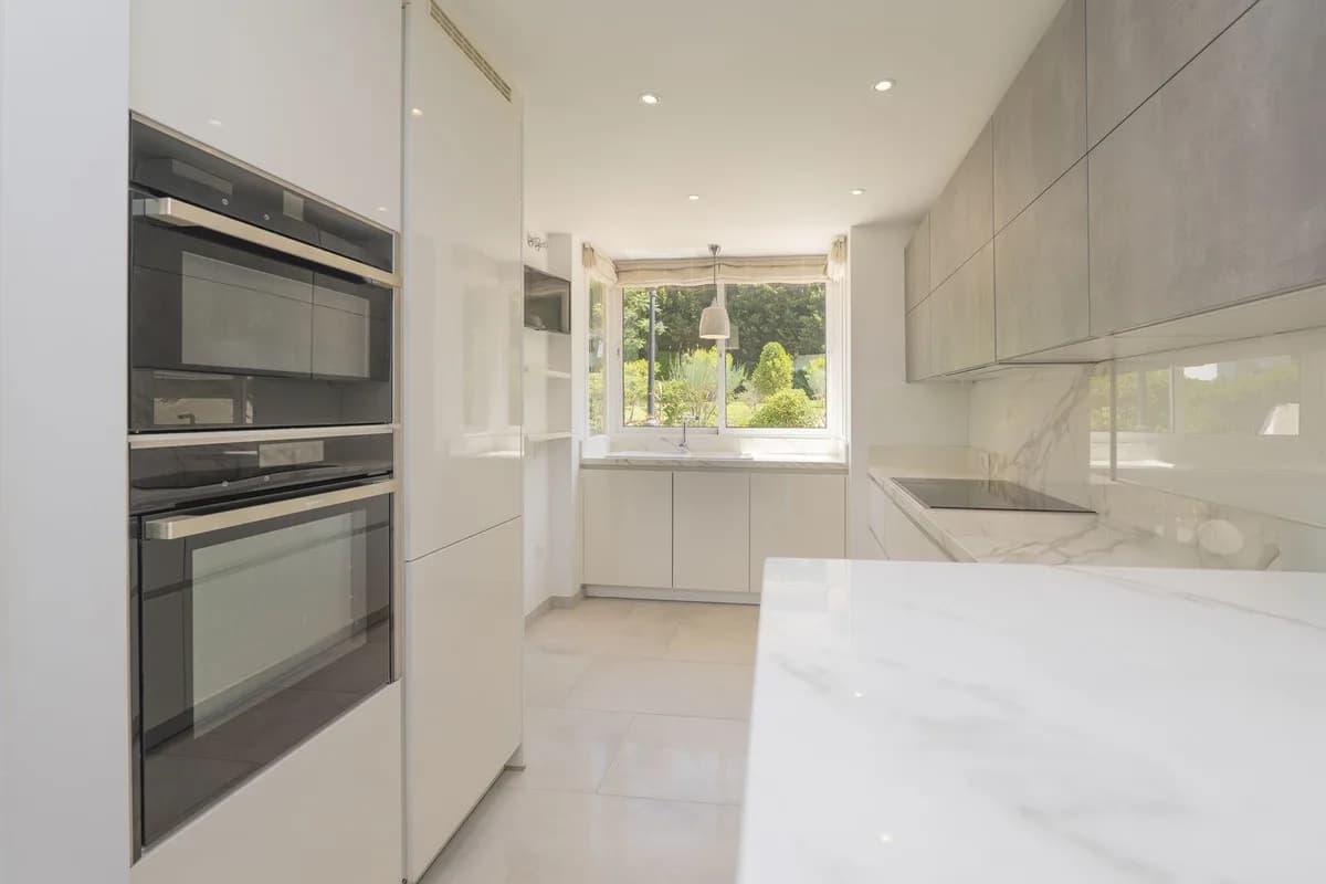 3 Bedroom Semi-Detached House for Sale in Bahía de Marbella, Málaga - Image 8
