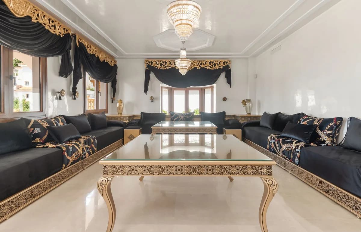 6 Bedroom Detached Villa for Sale in Benalmadena Costa, Málaga - Image 7