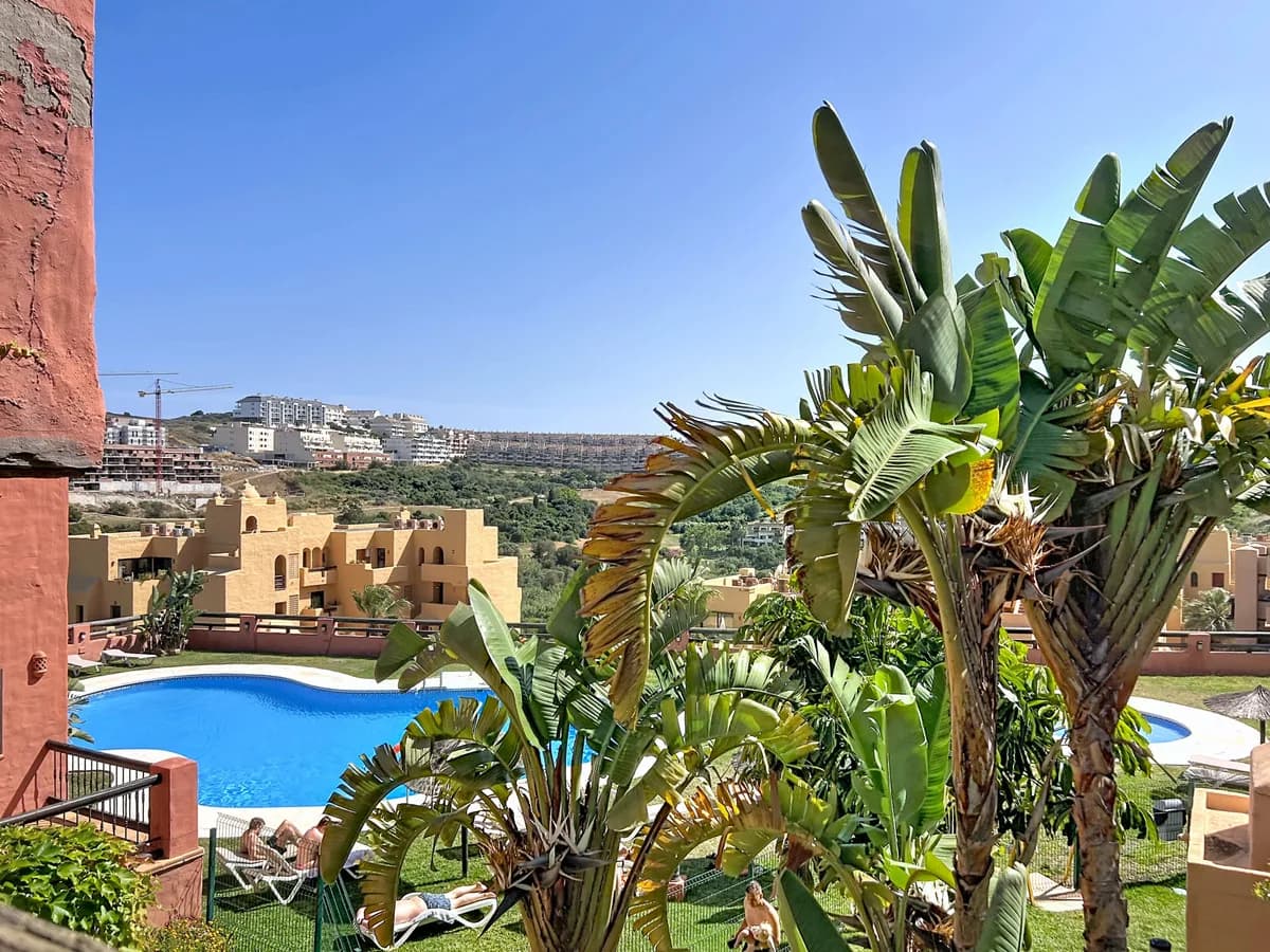 2 Bedroom Middle Floor Apartment for Sale in Manilva, Málaga
