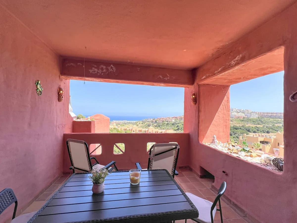 2 Bedroom Middle Floor Apartment for Sale in Manilva, Málaga - Image 5
